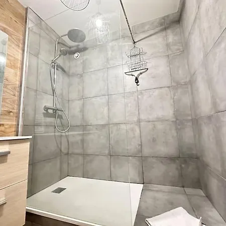 Henri/ 3 Vue Sur Le Canal Et La Basilique