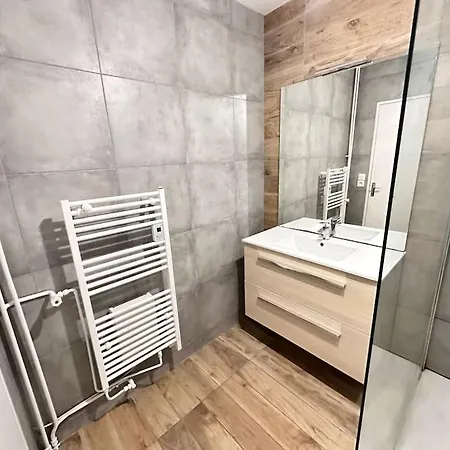 Henri/ 3 Vue Sur Le Canal Et La Basilique *